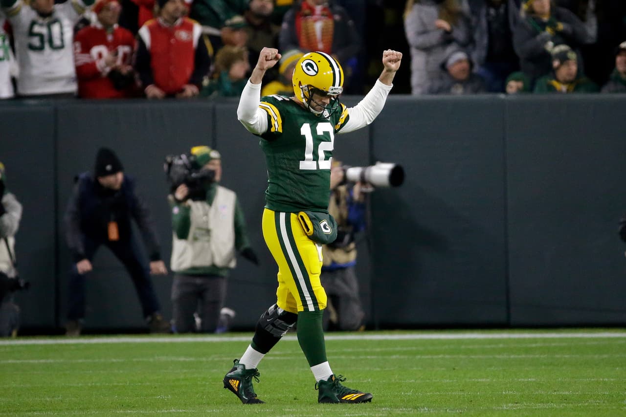 Con 10 puntos sin respuesta en el último cuarto, los Green Bay Packers remontan para ganar el Monday Night Football contra los San Francisco 49ers en Lambeau Field por 33-30 en un juegazo.