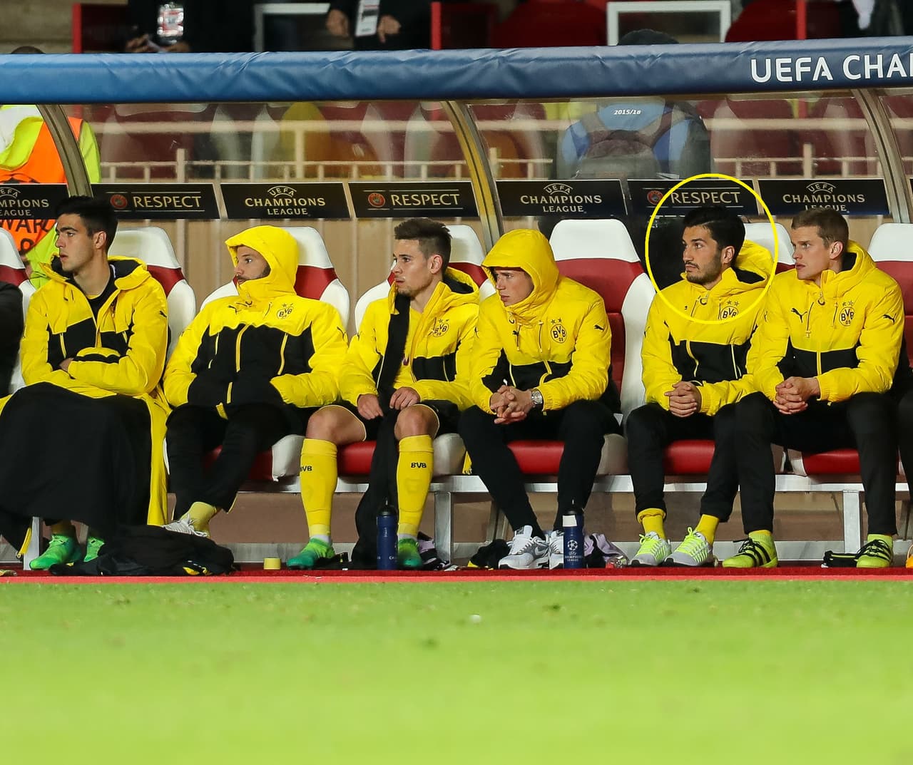 Tras ser cedido al Liverpool, el Real Madrid no tuvo más remedio que devolverlo al Borussia Dortmund, donde ya no es titular ante jugadores como Julian Weigl y Gonzalo Castro.