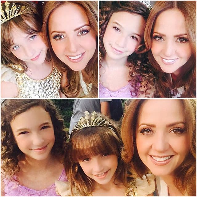 Andy es una mamá súper consentidora. Ellas son sus princesas.