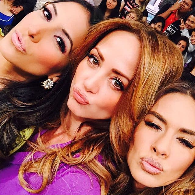 Las chicas súper coquetas.