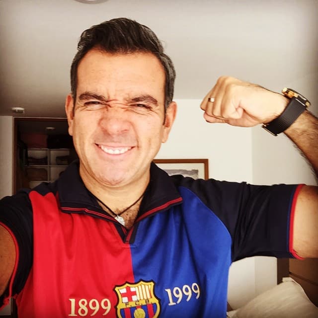 ¡Fuerte! Héctor apoyando a su equipo.