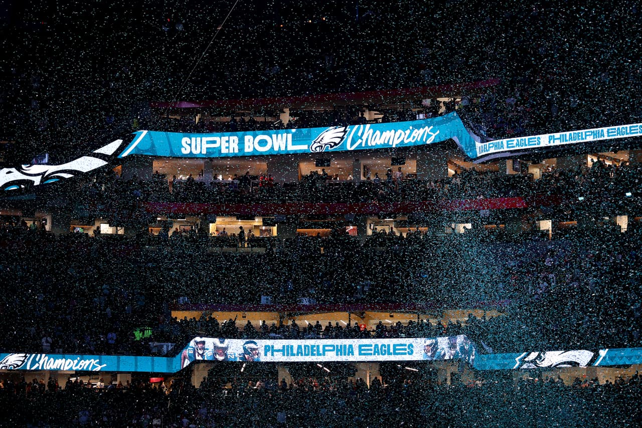 Vista general del confeti luego de que los Philadelphia Eagles vencieran a los Kansas City Chiefs por 40-22 para ganar el Super Bowl LIX en el Caesars Superdome.