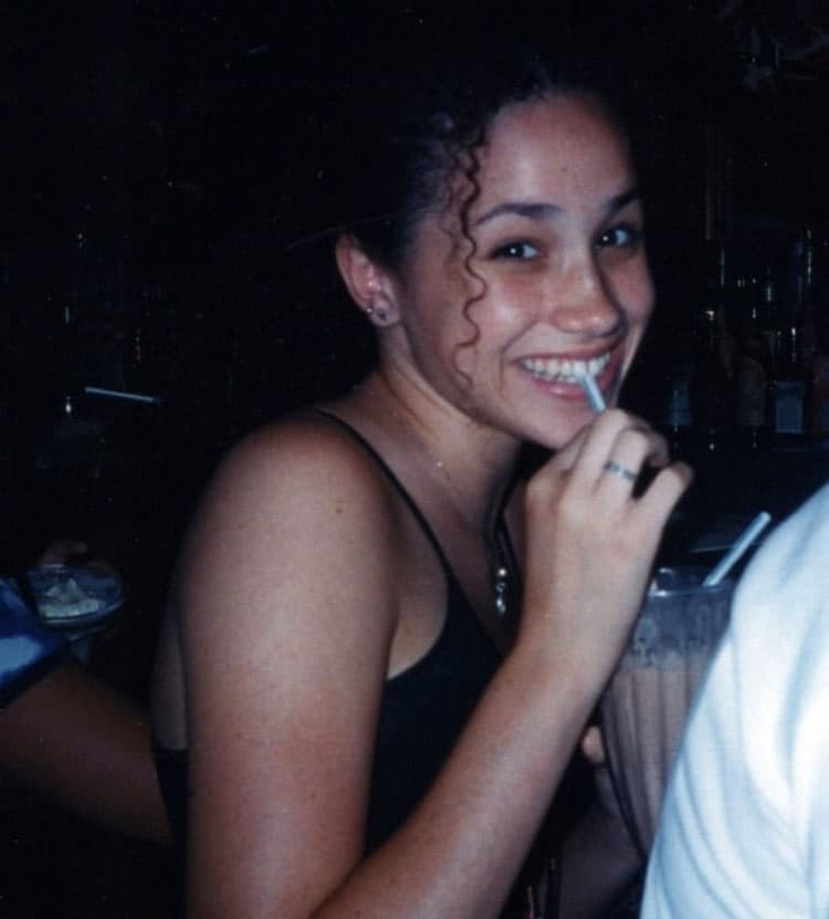 Cuando su papá la cuidaba, como él era director de iluminación en algunos programas de televisión en EEUU, ella pudo conocer de primera mano cómo era el ambiente artístico.