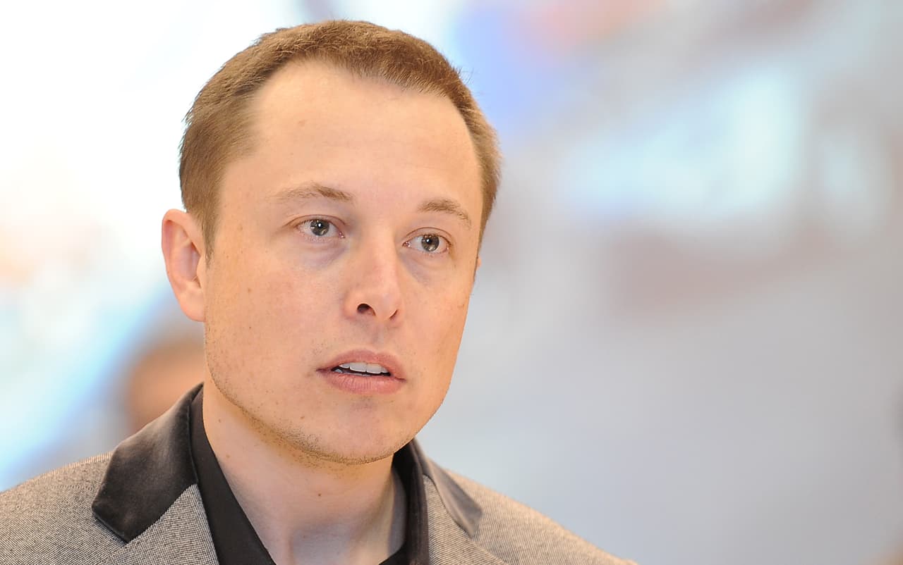 <b>Elon Musk – CEO de Tesla y Space X</b>
<br> 
<br>El presidente de Tesla fue crítico de Trump durante su campaña. Afirmó antes del triunfo del republicano que "no es la persona adecuada" para ocupar la Casa Blanca.
<br>Pero este miércoles el equipo de transición de Trump anunció que Musk se unió a un grupo de asesores del mundo empresarial conocido como el Foro Estratégico y Político.
