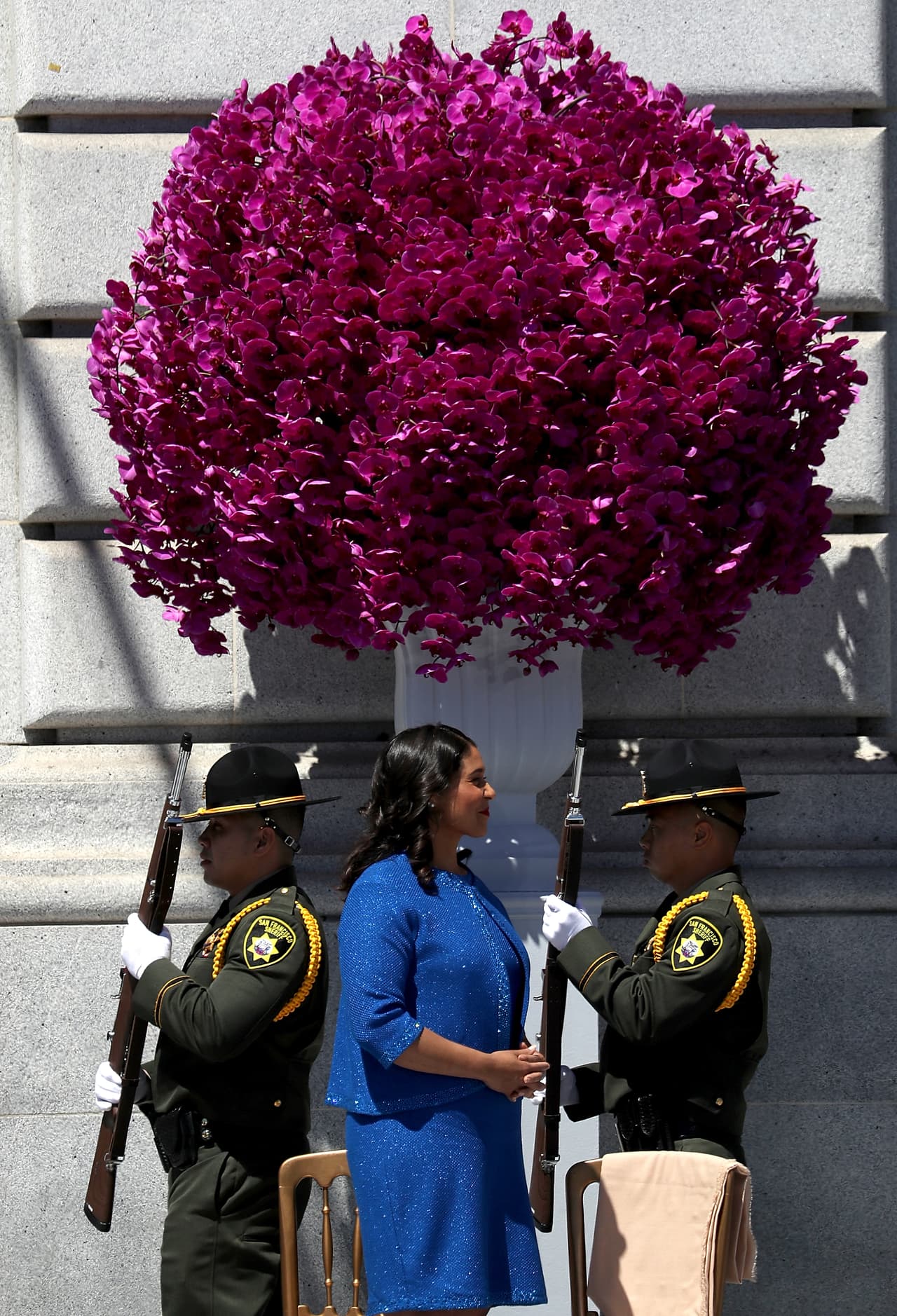 La alcaldesa enfrenta retos para la ciudad como la crisis inmobiliaria, que ha disparado los costos de la viviendas y aleja a las clases baja y media.