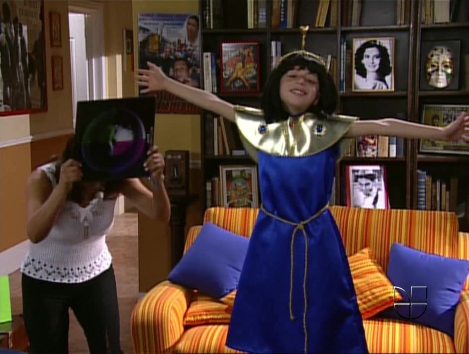 Da vida a Benito Rivers, hijo de Frankie Rivers y Lorena Ruiz, con quienes vive en el departamento 101.