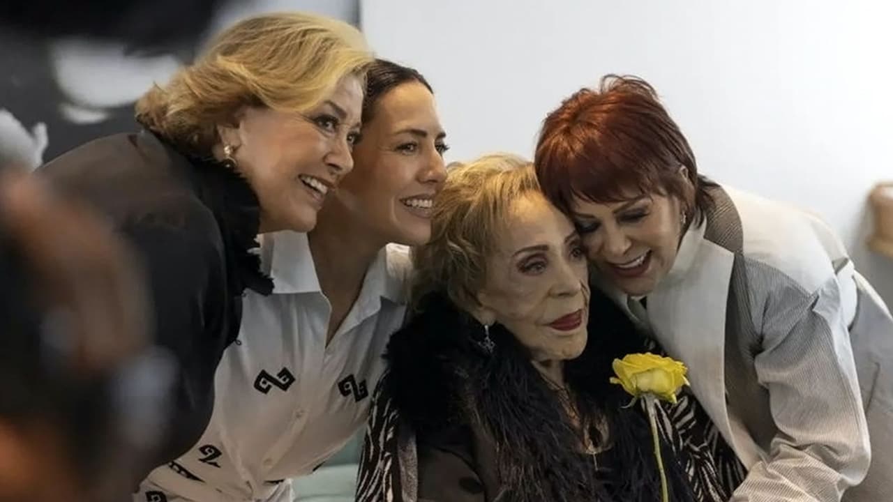 Alejandra Guzmán muy conmovida da detalles de la salud de su mamá Silvia Pinal: "Hay que pedir por ella"