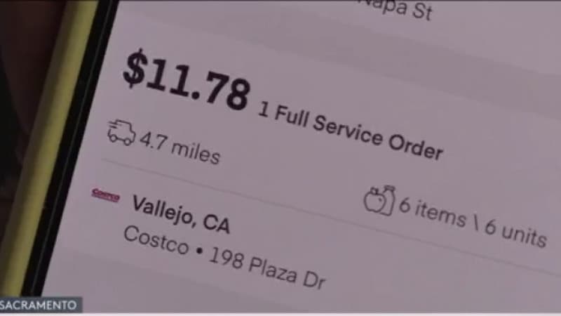 "Esto me da más dinero que otros trabajos": más personas buscan trabajos de entrega de comida a domicilio