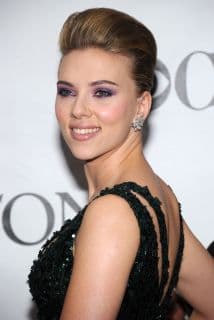 Imágenes de Scarlett Johansson desnuda fueron filtradas en septiembre de 2011.