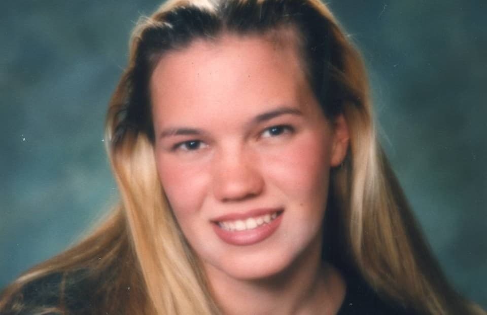 Los restos hallados en la excavación que busca a la estudiante desaparecida podrían ser de un animal