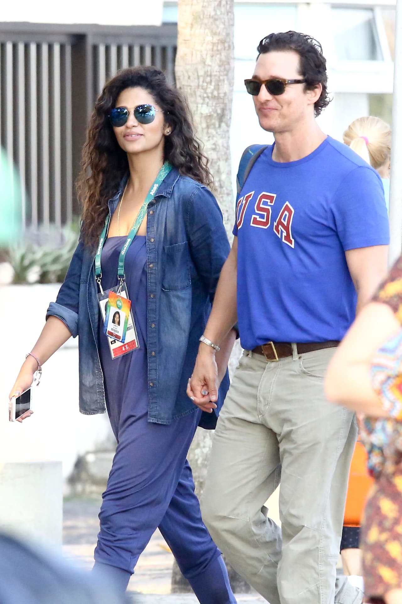 Matthew muy orgulloso con su playera del 'Team USA'.