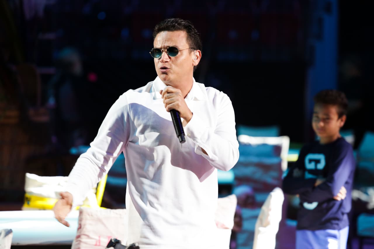 Durante la muestra que dio de su talento, lo observaba su fan número uno, su hijo 
<b>José Silvestre</b>.