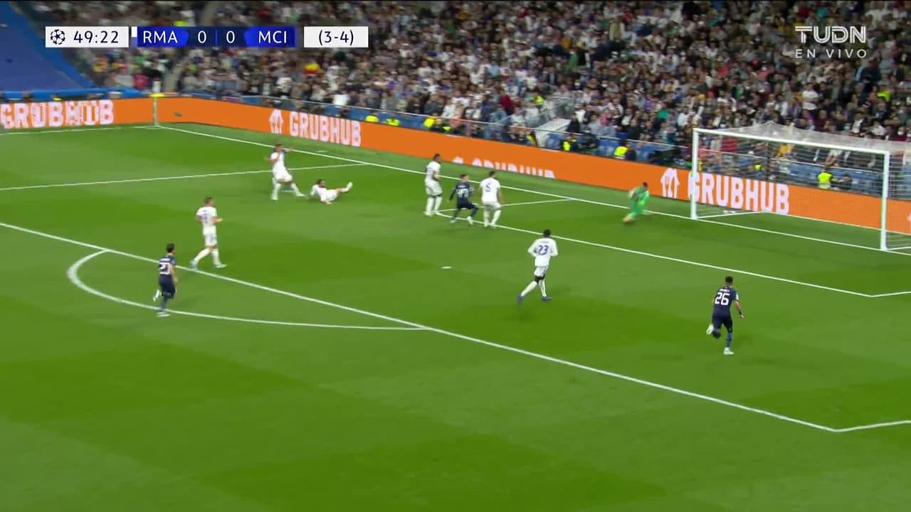 ¡TIRO ATAJADO! disparo por Gabriel Jesus.