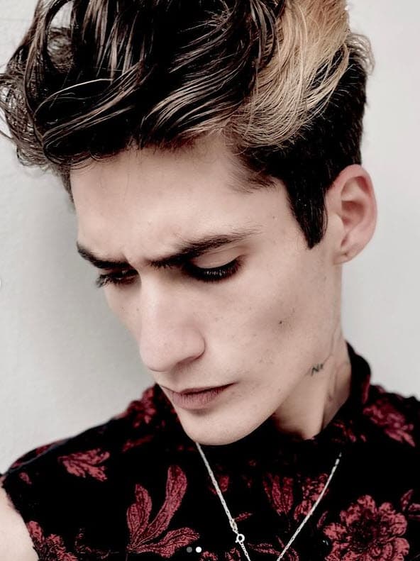 "Estar conmigo requiere esfuerzo, estar conmigo requiere disciplina, estar conmigo requiere estar sobrio y trabajar duro, eso significa estar conmigo".
<br>