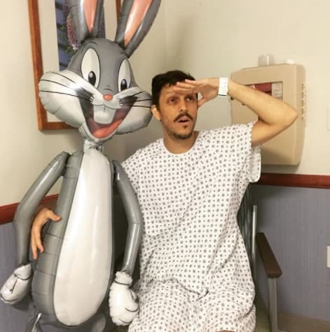 Desde esa ocasión el cantante de éxitos como 'Sin ti' y 'Brujería', seguía un tratamiento oncológico contra la enfermedad que él mismo llamaba 'Cáncer pa'fuera'.