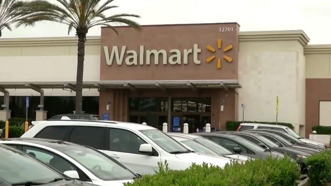 Walmart anuncia baja de precios; experto en finanzas da consejos para no comprometer tu bolsillo ante rebajas