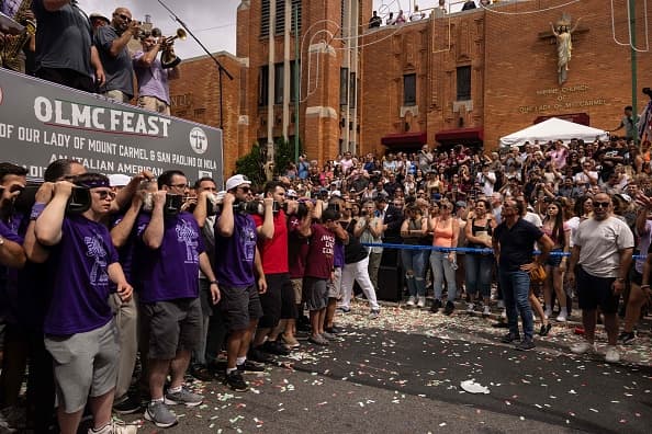 Las calles de Williamsburg en Brooklyn se convierten en una fiesta.