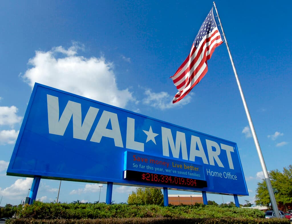 Detienen a tres personas en relación a un tiroteo en un Walmart en Converse
