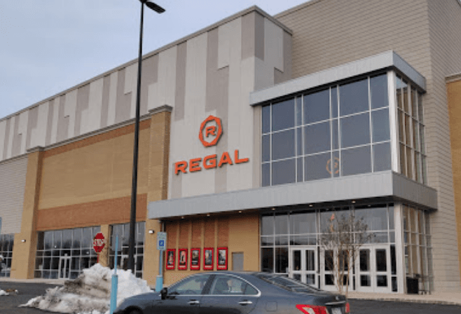 <b>Regal Bricktown Charleston (Staten Island)</b>
<br>165 Bricktown Way, Staten Island, NY 10309