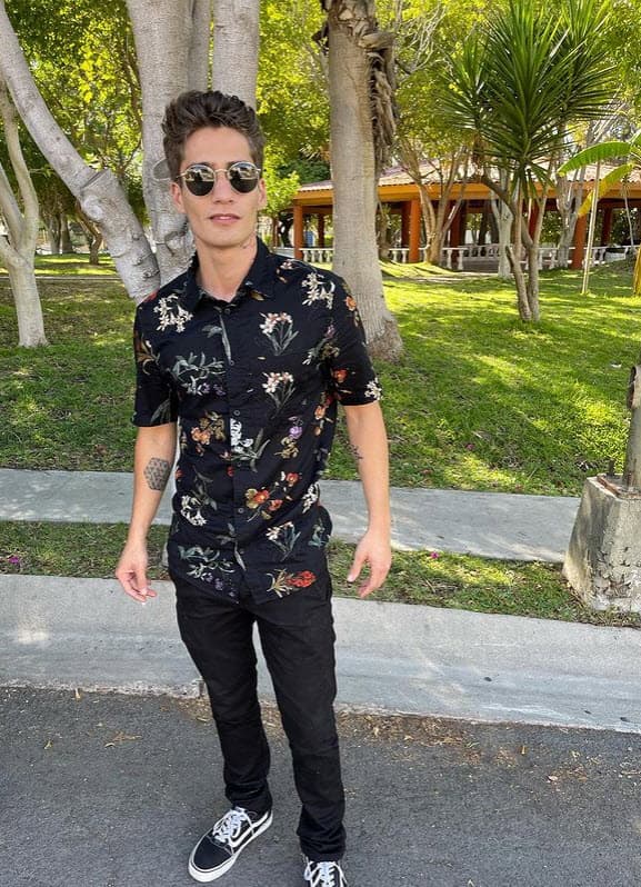 Dejó claro que 
<b>su orientación sexual no le molesta</b>, pero sí que quiera dedicarse a la pornografía y a seguir consumiendo estupefacientes.
<br>