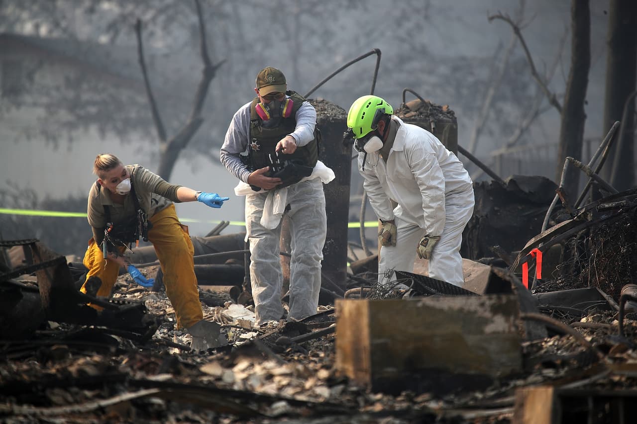 Fuertes lluvias complican la búsqueda de 560 personas que siguen desaparecidas tras los incendios en California