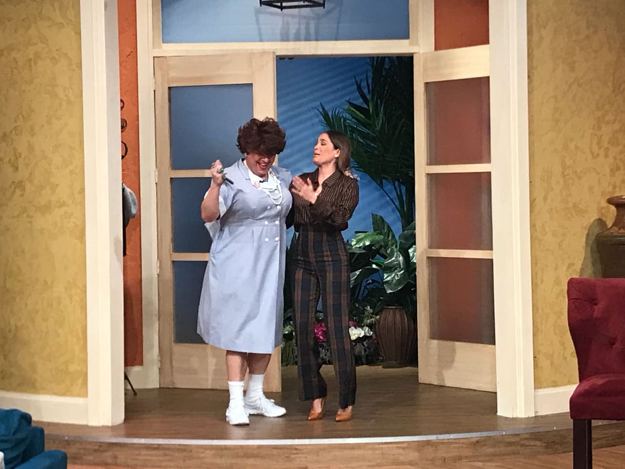 Karla Martínez le dio la bienvenida, ella y Meche son grandes amigas.