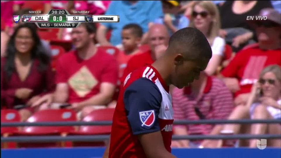 Tiro desviado de Reggie Cannon