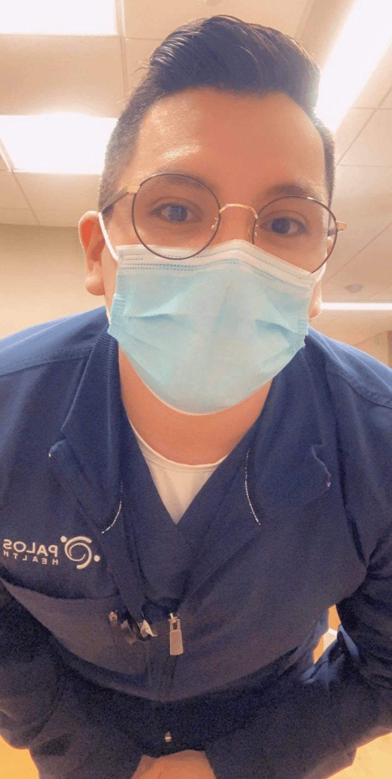 Ricardo Ramos es enfermero del Hopital Palos en Palos Heights. Su familia y amigos lo quieren mucho y le agradecen con todo corazón lo que hace por su comunidad.