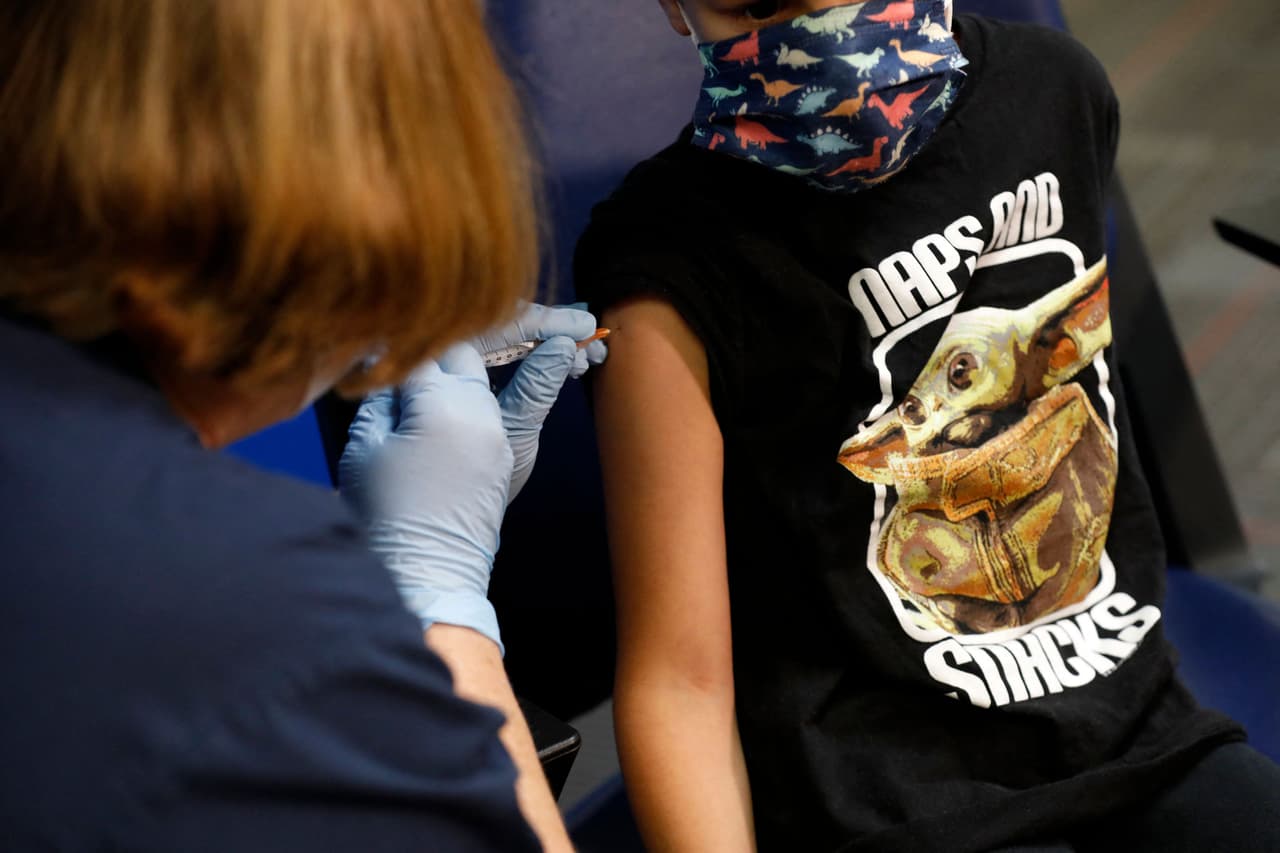 <b>Jueves,18 de noviembre </b>
<br>de 4 a 8 p.m.
<br>Escuela Primaria Jordan
<br>6711 Johnny Morris Rd.