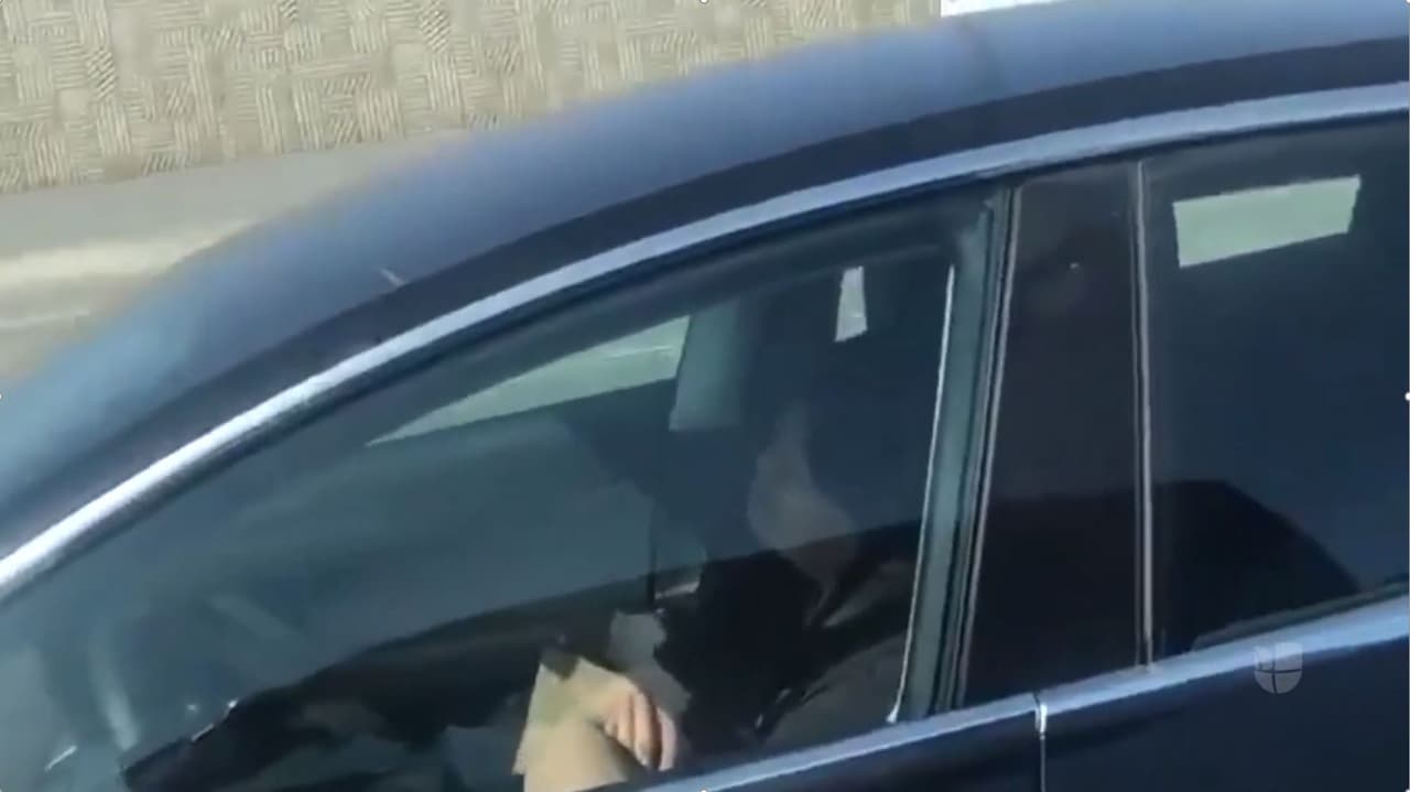 El Model S es uno de los carros más rápidos (0-60mph en 2.3 segundos) y no ha sido ajeno a problemas. Principalmente incendios y accidentes por conductores distraídos mientras el carro es operado bajo el modo “Auto Pilot”. 
<br>