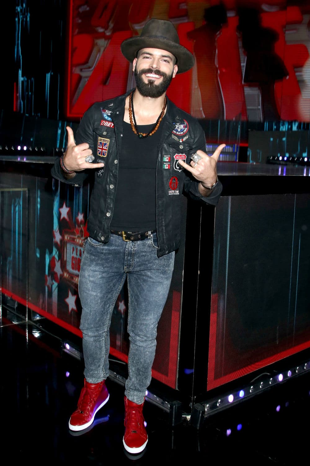 Para Adrián di Monte no es creíble la versión de su colega mexicano, de que estaba defendiendo a su familia. El artista le sugirió a Pablo Lyle que rece para que "no vayas a la cárcel en Miami".