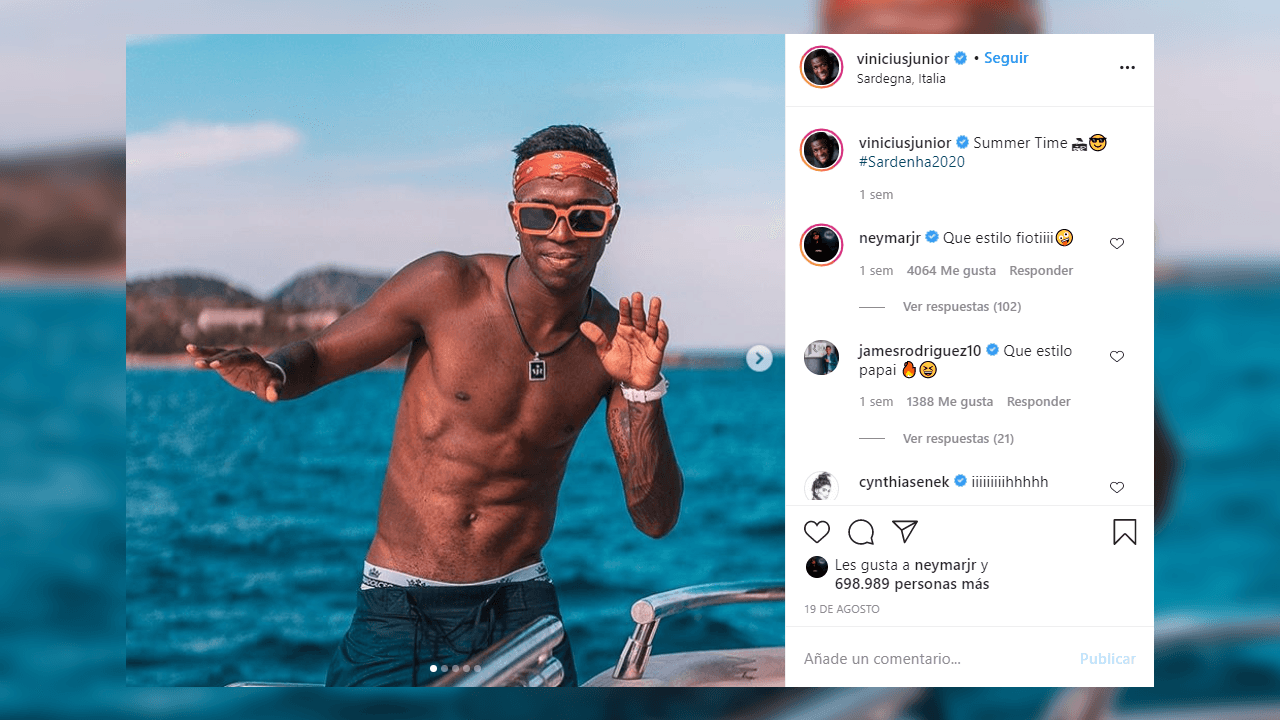 Vinicius Jr. viviendo la vida en Serdeña, Italia