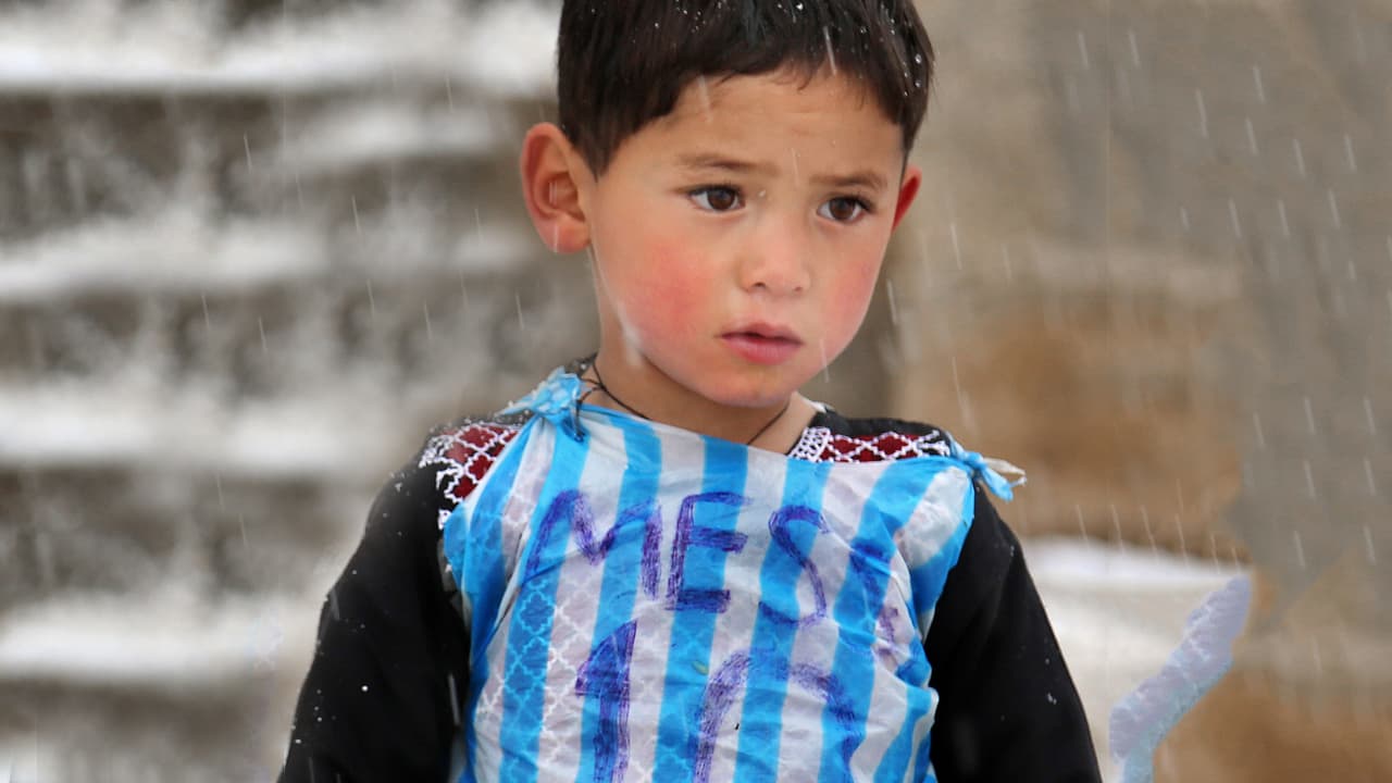 ¿Recuerdas al 'pequeño Messi' que vestía una bolsa plástica? Dos años después su historia es una pesadilla
