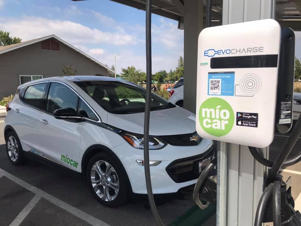 Lanzan programa en que compartes un ‘ride’, en un auto eléctrico y a precio conveniente
