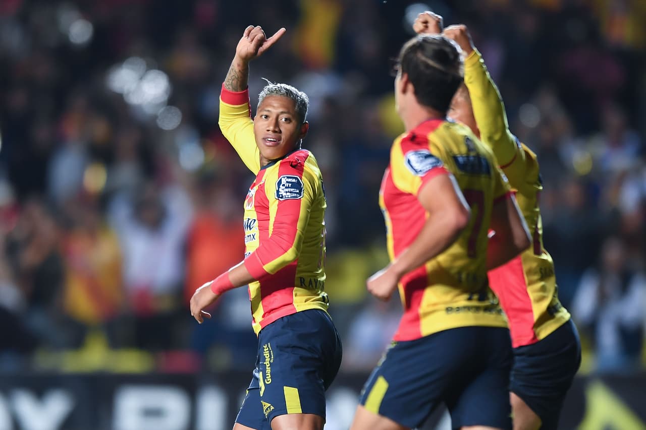 <b>Primer gol: </b>Fue obra de Ray Sandoval de Monarcas Morelia al minuto 16 del primer tiempo ante Toluca.
<b> (Morelia 1-3 Toluca, Final)</b>