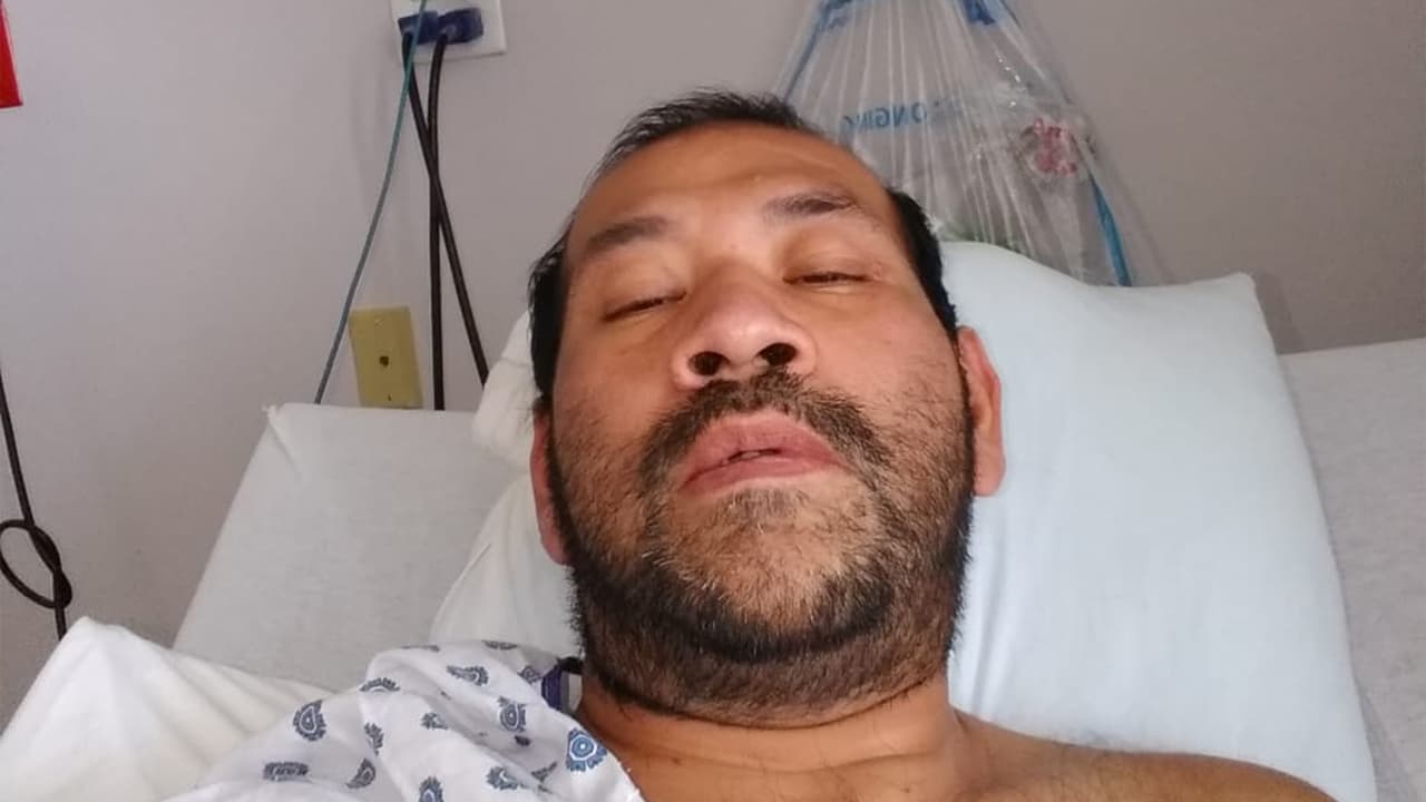 “El tratamiento de ‘cóctel de vitaminas’ para mi fue todo un éxito porque yo nunca necesité respirador artificial, nunca recibí tampoco el oxígeno, hasta los últimos dos días yo me sentía de maravilla”, relató Román.