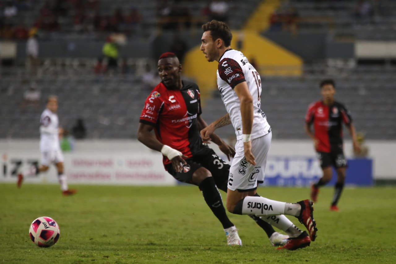 Mauro Manotas y Erick Castillo son los hombres que consiguen la victoria 0-2 de Tijuana sobre Atlas.