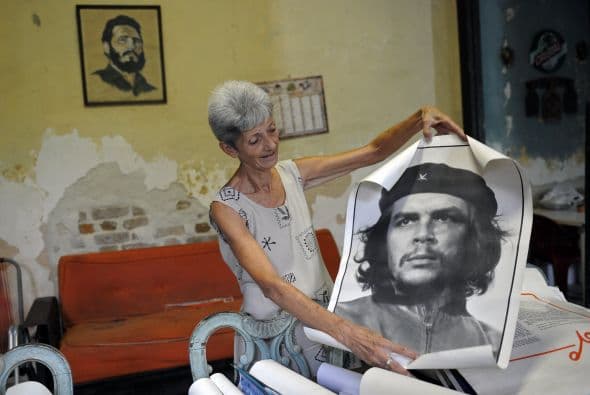La historieta narra en nueve capítulos gran parte de la vida de una de las míticas figuras de la Revolución Cubana.