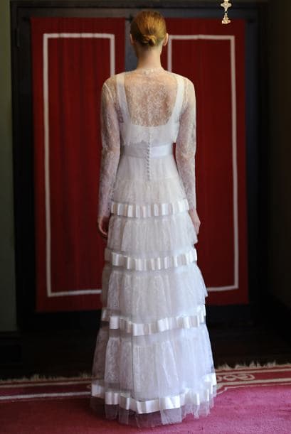 Ya sea en todo el tirante o sólo en la base, esto da un detalle 'glamouroso' al aspecto general