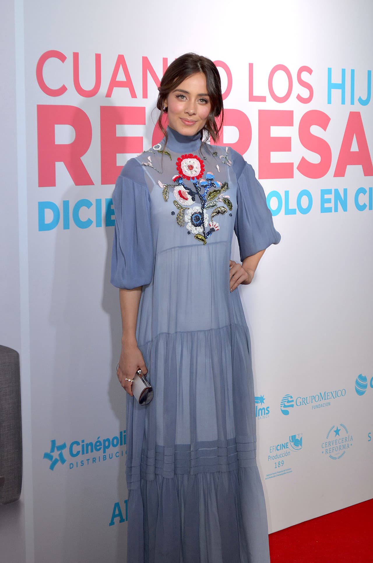 Además, termina el año con la promoción de la 
<b>película 'Cuando los hijos regresan'</b>, filme dirigido por Hugo Lara Chávez, el cual trata sobre algunos problemas de las familias modernas.