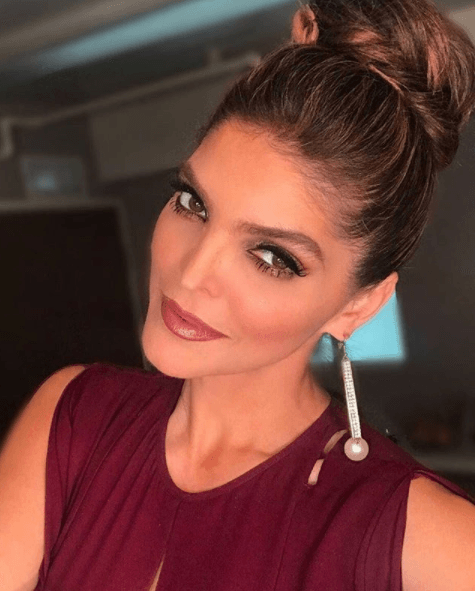 El 1 de diciembre de ese año, la pareja viajó al puerto de Acapulco, Guerrero (al sur de México), para asistir a la boda de Jacqueline Ugalde, hermana de la cantante potosina.