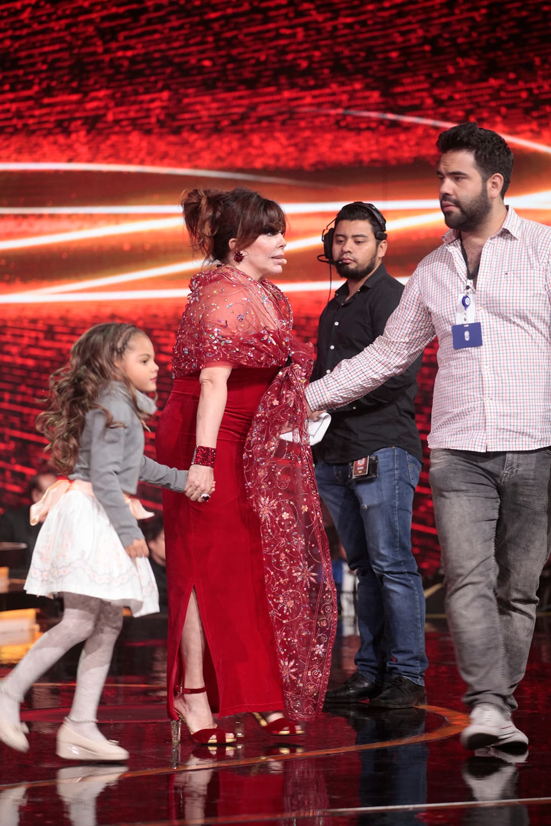 La séptima gala fue muy especial para la actriz, cantante y presentadora, pues fue sorprendida con la visita de su nieta, Rafaela.