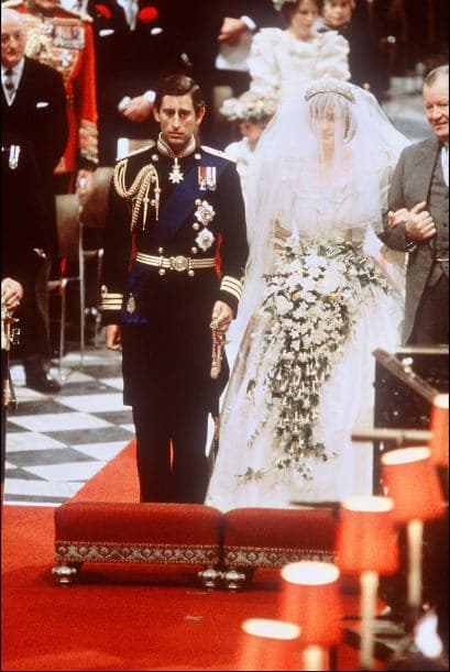 Esta pieza pasó a la historia. Un hermoso vestido diseñado por David y Elizabeth Emanuel.