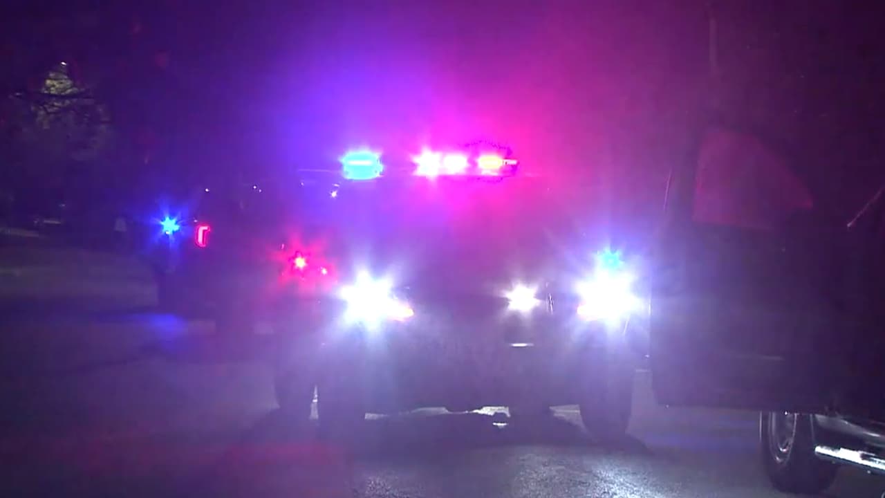 Testigos de los hechos indicaron que durante la discusión el sospechoso entró a una habitación de la casa y regreso para balear a la víctima.