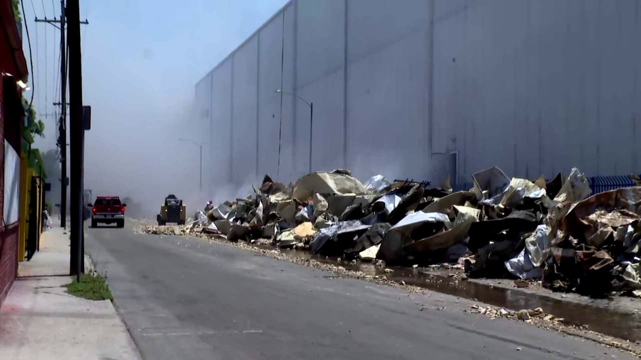 Sexto día de incendio en Boyle Heights: ¿qué sigue tras la emergencia?