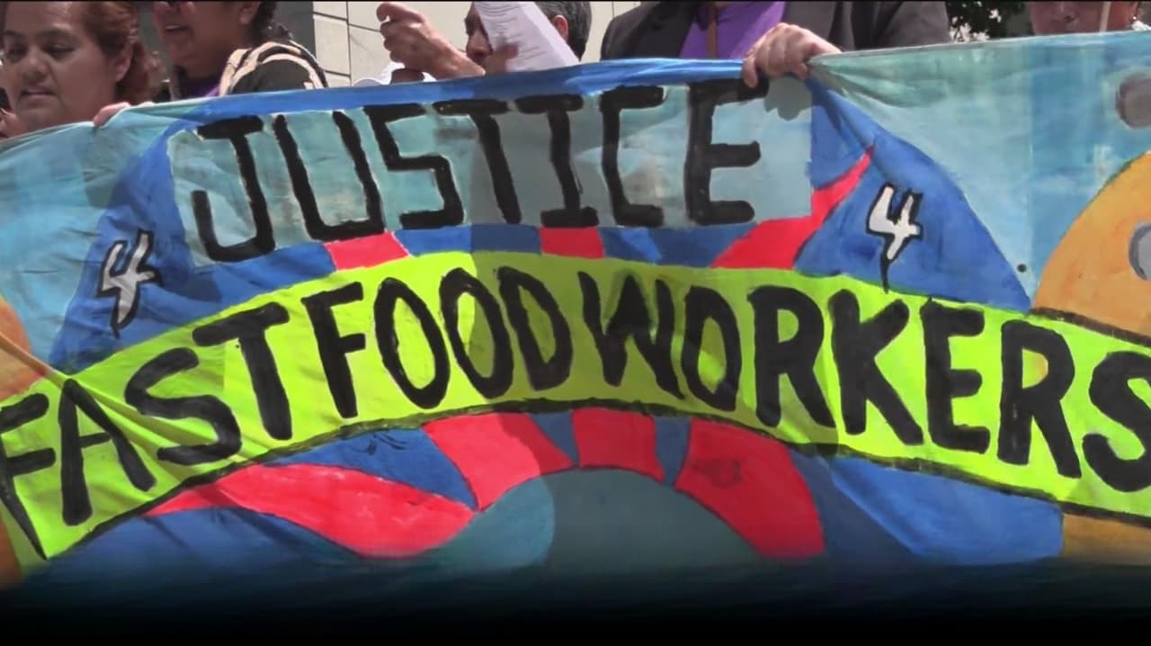 Trabajadores de comida rápida exigen a Newsom nombrar presidente del Consejo y frenar abuso laboral