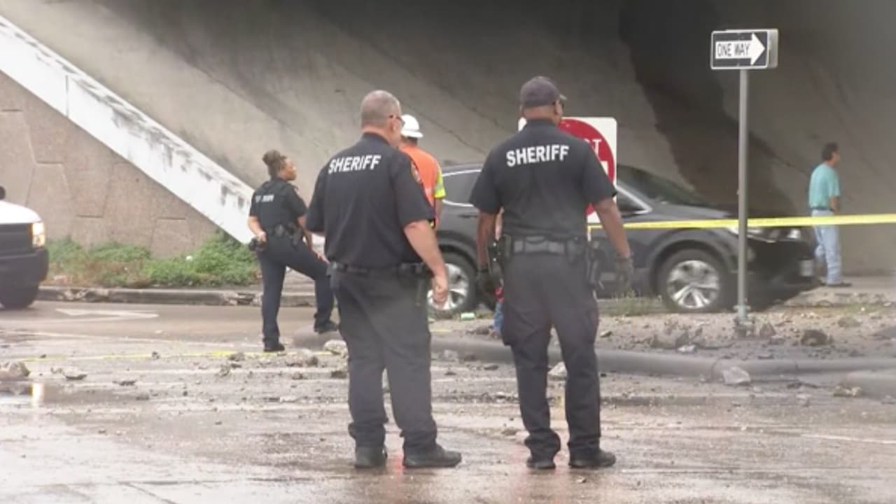 En el vehículo viajaban la abuela, la madre y la hermana gemela del menor que lograron sobrevivir al accidente. 
<br>
