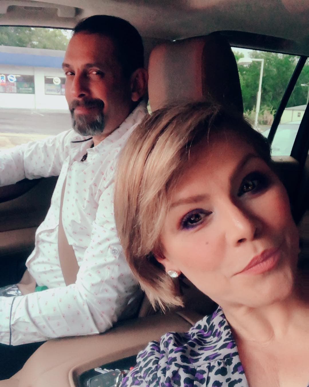 Esa complicidad los lleva a viajar todas las semanas desde su casa de Orlando hasta Miami para grabar
<b> <a href="https://www.univision.com/temas/la-reina-de-la-cancion">Reina de la Canción</a></b>: “Es un proyecto que a los dos nos apasionó desde el principio. Nos encantó todo: compartir con Joss Favela, Daddy Yankee, Sergio George, Natti Natasha, Pedro Capó… Y además darle la oportunidad a una joven que, como yo cuando era joven, desea alcanzar su sueño”.