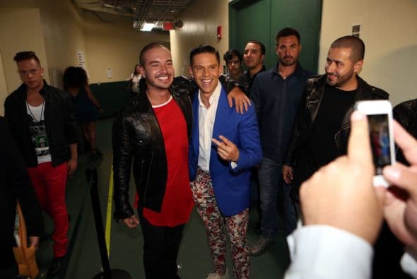 En exclusiva te llevamos detrás de cámaras en estos Premios Juventud 2014. Mira todo lo que pasó cuando las cámaras no estaban encendidas.