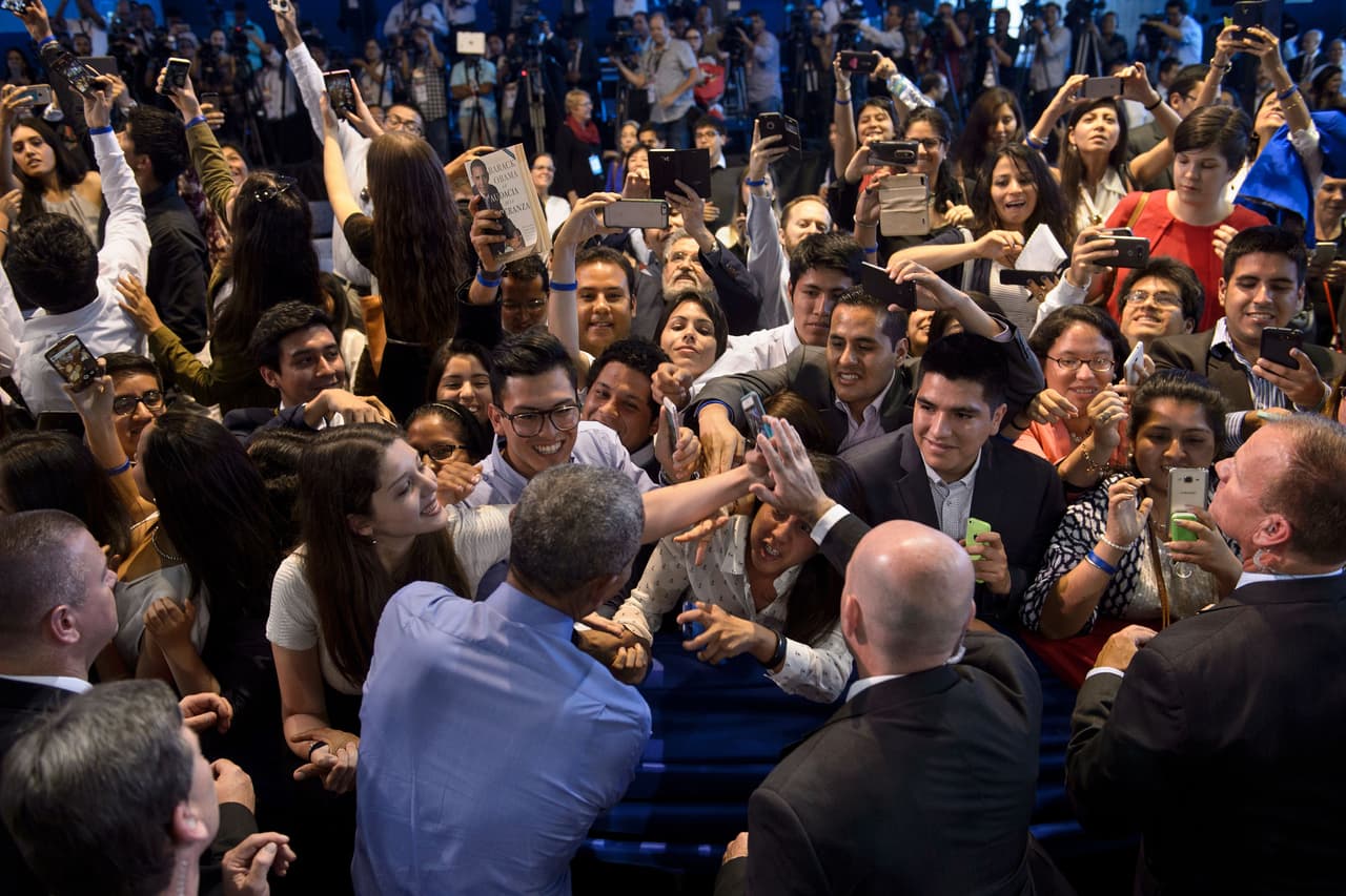 Encuentro de Barack Obama con mandatarios y asistentes a la cumbre APEC 2016, Lima, Peru.
